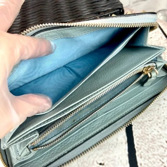 Valentino ROCKSTUD Garavani ZIPPY Zip around  long WALLET GREAT! - Picture 9 of 16